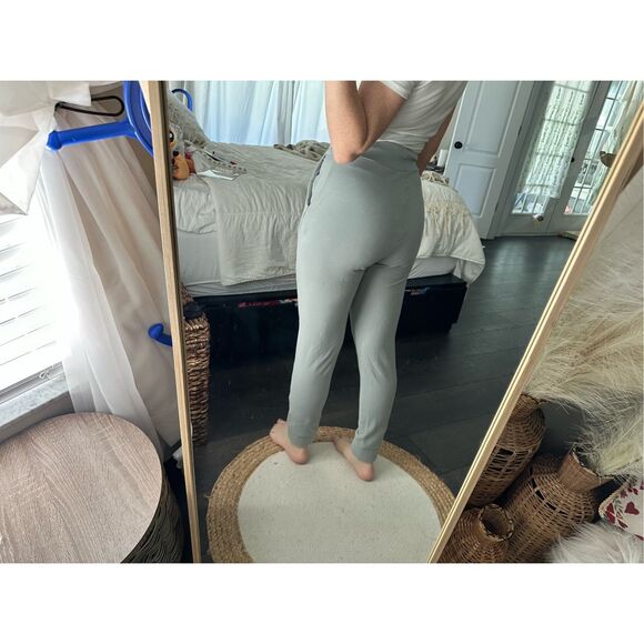 Meshki Women’s Small High Rise Logo Women’s Amelia Jogger Pants with Pockets - Picture 4 of 6